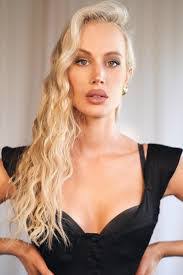 May Evans's Instagram, Twitter & Facebook