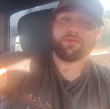 Who wants to play Escape from Tarkov PvE with me?