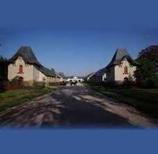 La partie inférieure du buste se termine en pointe, ce qui, selon les chercheurs de l'inrap, laisse penser que la statue devait être fichée dans le sol ou dans un autre. Sortir Dans Les Cotes D Armor Idee Sortie Cotes D Armor 22 Mapado