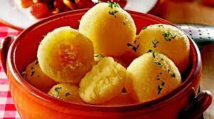 Kartoffelknodel Aus Gekochten Kartoffeln