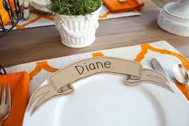 You could have your kids use fingerprints for the turkey feathers or they could glue on skittles or feathers in the shape of a turkey. 15 Free Printable Place Cards For Thanksgiving