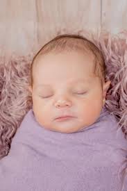 Any tips for family photoshoot poses with babies?