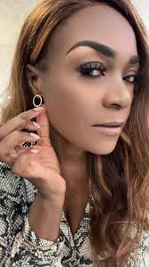 Smart Casual Makeup and Style for a Night Out