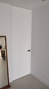 Porte En Huisserie Invisible Toute Hauteur Porte Invisible Tapissier Decorateur Porte Interieure