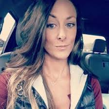 Amanda Cain's Instagram, Twitter & Facebook