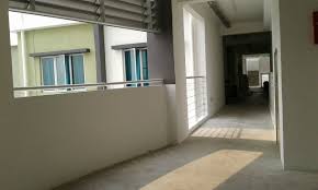 The house is less than a kilometre from uitm puncak alam 2nd gate. Fakulti Alam Bina Puncak Alam Kolej Baiduri