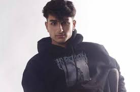 He ascended the throne of tonk following the deposition of his father by the british, who was charged guilty of mass murder. Ibrahim Ali Khan Completes His First Professional Photo Shoot