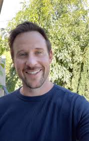 Is that #tomselleck ?? Oh no, it's Thomas Latta