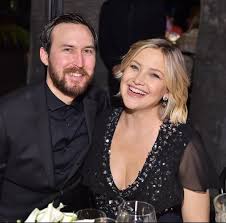Kate's also mum to two strapping lads. Kate Hudson Shares Photos Of Baby Rani Rose With Son And Boyfriend