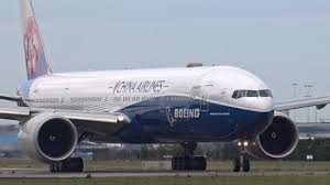 That's why the boeing 777 engine is listed as the most powerful jet engine in the guinness book of records. Boeing 777 200 Er Vs Boeing 777 300 Er Youtube