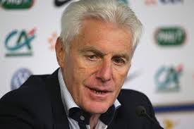 Hugo broos replaces molefi ntseki, who was shown the door on 31 march after the national team failed to qualify for the 2022 africa cup of. N22rksrp53p4zm