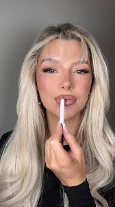 Enhance Your Lips with PINKHONEY Nose Contouring