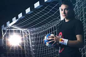 You have to register to be able to see this link. Interviu Cristina Neagu E De Neoprit