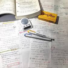 みん on instagram こんにちは お久しぶりです ストーリーでも言いましたが 部活を引退しました 後悔はまったくありません 今まで部活に費やしてきたエネルギー 100 勉強に注いで 残りの夏休み 充実させたいと思います study hard study notes