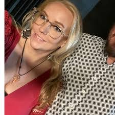 Katherine Stout's Instagram, Twitter & Facebook