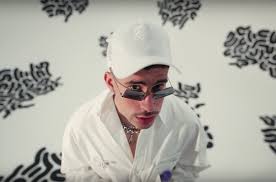 She's my younger sister, but it's okay webtoon is about drama, romance story. See All The Looks In Bad Bunny S Yo Perreo Sola Video Billboard