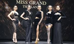 Miss grand international) เป็นการประกวดนางงามนานาชาติที่จัดขึ้นเพื่อรณรงค์หยุดการทำสงคราม จัดตั้งโดยณวัฒน์ อิสรไกรศีล. Miss Grand International 2020 à¸™à¸²à¸‡à¸‡à¸²à¸¡à¸— à¸§à¹‚à¸¥à¸à¹€à¸•à¸£ à¸¢à¸¡à¸¥ à¸™à¸¡à¸‡ 27 à¸¡ à¸„ à¸™ à¸— à¹„à¸—à¸¢