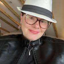 Nicole from The Challenge and her sisters