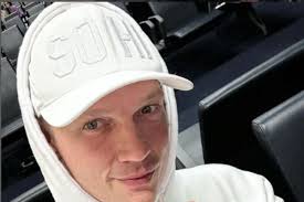 Mãe de Nick Carter, dos Backstreet Boys, é presa depois de brigar com  marido por controle