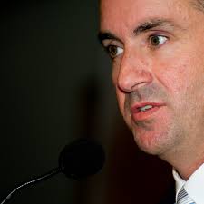 Facing growth worries, Cara taps turnaround specialist as CEO