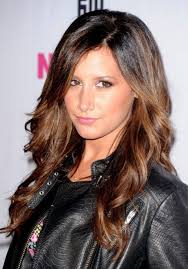 The long side bang is swept to one side with the rest of the hair in a tightly clipped bone. Side Part Hairstyles For Long Hair 2018 Look Awesome Fashionre