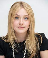 She is the eldest daughter of tennis professional heather joy and minor league basket ball player steven j fanning. Dakota Fanning Filme Bio Und Listen Auf Mubi