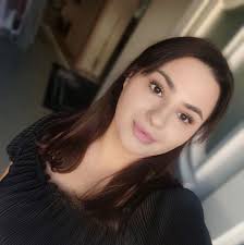 Moze anonimno pozdrav drage mame zanima me dali je nekoj od vas dr Šestic  radio carski hvala puno