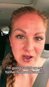 Joni Robbins's Instagram, Twitter & Facebook