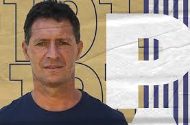 X-এ Radio Uno 650 AM: "Con 49 años, Nelson Bernal, El Arquero del 12 de  Octubre, marca un record en el fútbol paraguayo⚽ Es el más longevo en jugar  en Primera división,