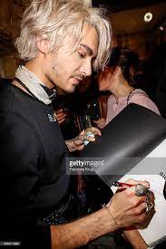 Bill kaulitz was born on 1 september 1989 in leipzig, east germany. Singer Of The Band Tokio Hotel Bill Kaulitz During The Photo Art Tokio Hotel Tokio Bill Kaulitz