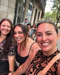 Barcelona part 2! Dancing in the streets after such a fun flamenco show and  dinner. @adventuress_trips @theboudoirdivas