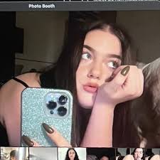 Isabel Stokes (@izstokes)