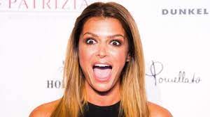 nɛvʃ rúben neves is a portuguese professional footballer who plays as a defensive midfield for. Sabia Boulahrouz Weiter In Den Fussstapfen Von Sylvie Meis Hamburger Abendblatt