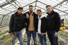 Tochter alessia herren teilt fotocollage mit ihrem vater. Ab Ins Kloster Rosenkranz Statt Randale Posts Facebook