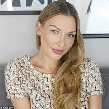 Anna Bay's Instagram, Twitter & Facebook