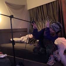 2019 Sabrina Carpenter Recording In My Bed While In A Bed Instagram Sabrina Carpenter Sabrina Lynn
