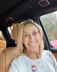 I hit the early voting yesterday. It felt good and hopeful to participate  in our political system by going to the polls. I hope that no matter how  the election turns out,