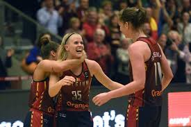 Jun 27, 2021 · kim mestdagh, emma meesseman kregen steun van hanne mestdagh en de met tempo uitpakkende julie vanloo. Belgian Cat Julie Vanloo Verlaat Zaragoza Voor Nieuwe Club In Rusland Basketbalkrant Be