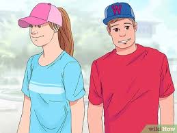 Foto cowok bertato pakai topi keren. Cara Mengenakan Topi Snapback 10 Langkah Dengan Gambar