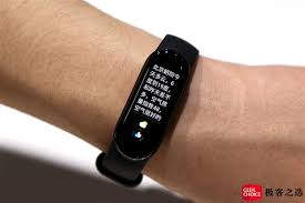 就像每一代小米旗艦的發佈，小米6 依然是新一代性能王，率先搭載 snapdragon™ 835 旗艦處理器、6gb 大記憶體。 首次在 5.15 吋小米手機上，配備了光學變焦雙攝相機，帶來更美的人像效果。 Hesf6eilfqhejm