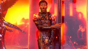 To say that lil nas x is pushing boundaries is an understatement. Snl Lil Nas X S Trousers Rip During Saturday Night Live Performance Marca