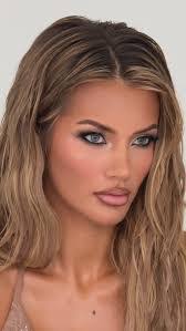 Hannah Steinfeld's Instagram, Twitter & Facebook