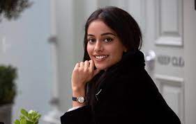 She became famous after working in the song ek ajnabee haseena se.banita also appeared in bollywood movie october along with varun dhawan. Banita Sandhu Biography Wiki Age Height Weight Caste Boyfriend