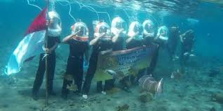 Maybe you would like to learn more about one of these? Umbul Ponggok Di Klaten Wisata Bawah Air Yang Instagramable Halaman All Kompas Com