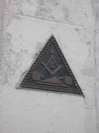 15 Common Freemason Symbols You Ve Never Noticed Before Freemason Symbol Masonic Symbols Freemason