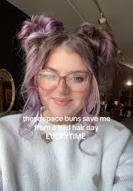 Carrie Howlett's Instagram, Twitter & Facebook