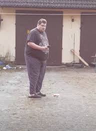 Drachenlord (real name rainer winkler) is a german streamer, youtuber and heavy metal fan who makes vlogs and headbanging videos on his channel drache offiziell, gameplay videos on drachengameslp and livestreams on younow. Roman On Twitter Drachenlord Rainer Und Die Wurst 2020 Colorized