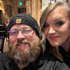 Kelly Leverett's Instagram, Twitter & Facebook