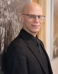 Рекомендую СИЛЬНОГО иммиграционного адвоката в Нью-Йорке: Edward Cuccia ##  совет от основателя Помогаем Нашим! Он работал по моему непростому делу.  Знает если дело стоит того чтобы за него браться и скажет