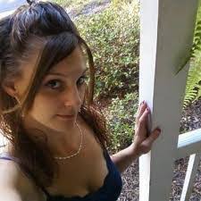 Chelsea Cote's Instagram, Twitter & Facebook